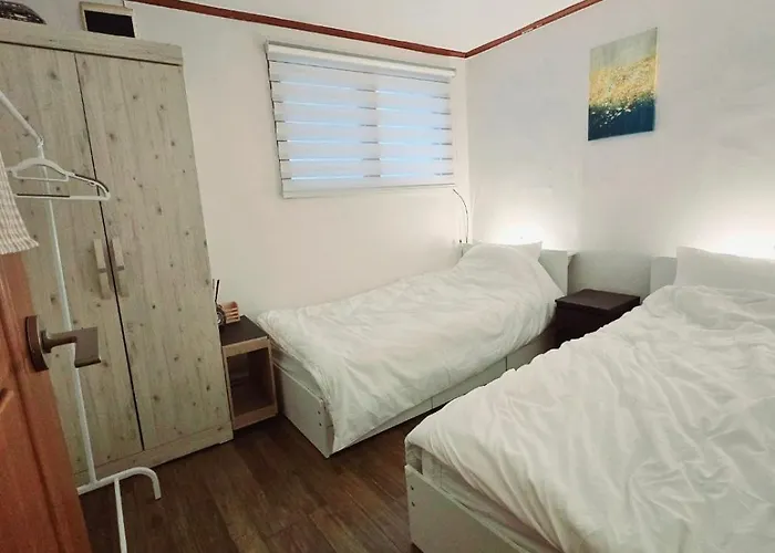 2-room Accommodation, 3 Minutes From Hoegi Station And Kyung Hee * Seul
